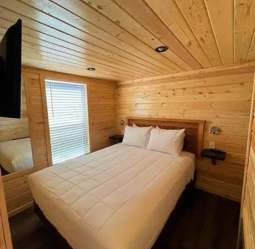 066 South Rim Grand Canyon Tiny Sleeps 8 Chalet