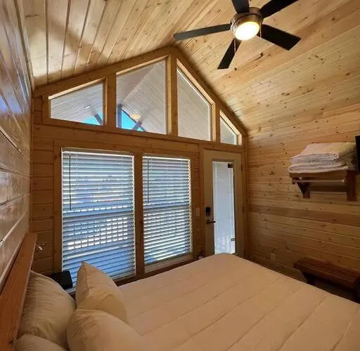 066 South Rim Grand Canyon Tiny Sleeps 8